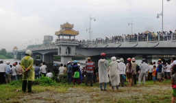 Để lại điện thoại, người mẹ trẻ nhảy cầu tự vẫn